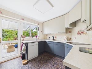 Kitchen- click for photo gallery
